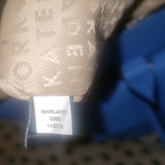 Tote - Picture 9 of 12